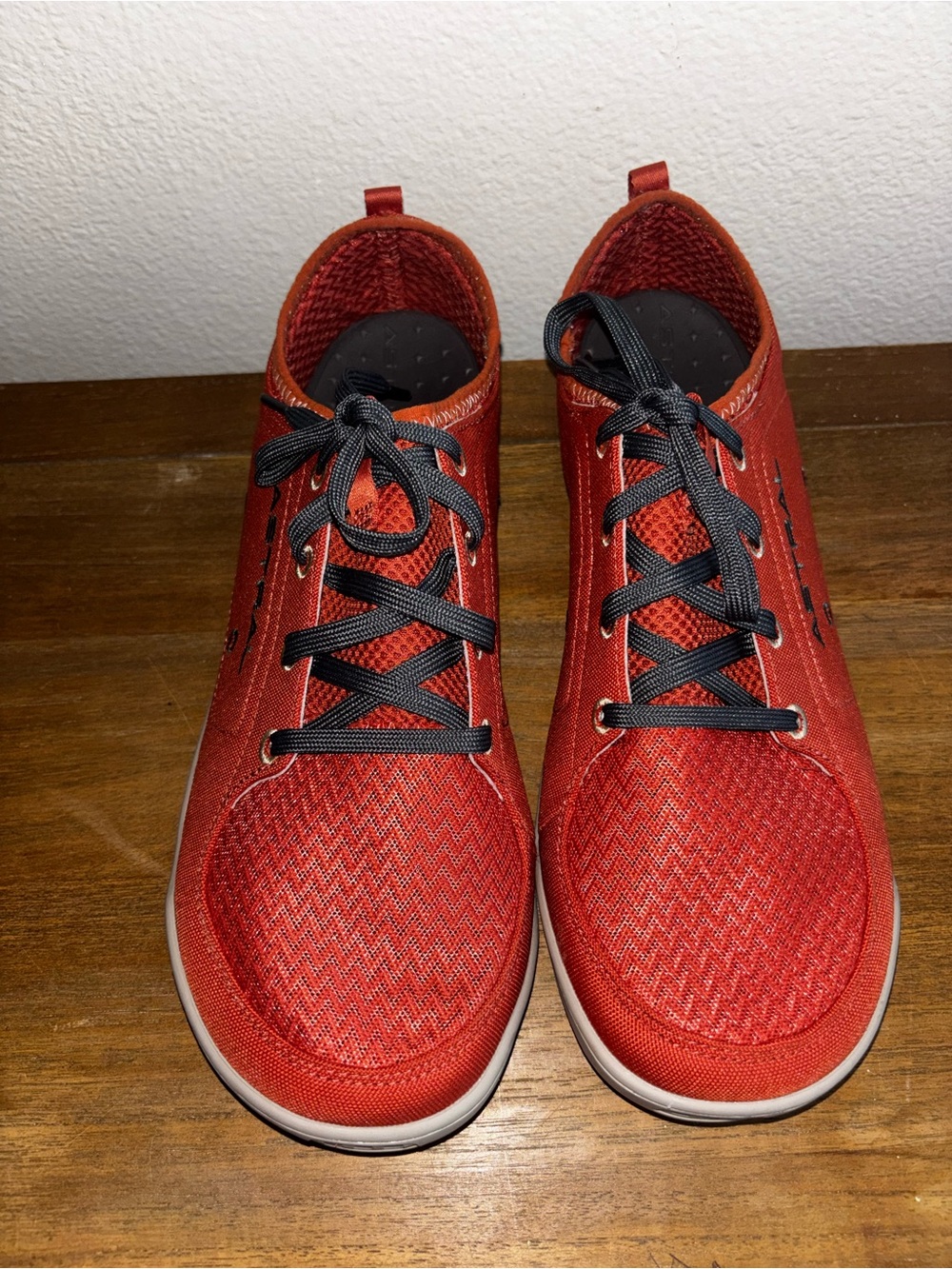 Astral Loyak Barefoot Water Shoes Sneakers Mens Size 10 Excellent Condition